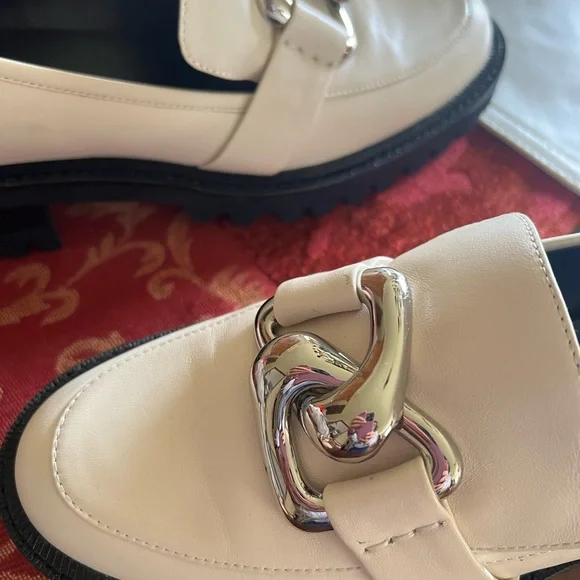 Lilia White Leather Shoes. NWT - Picture 8 of 9